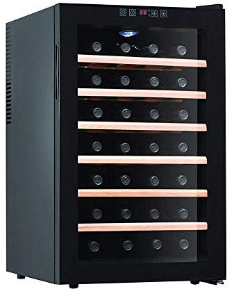 El enfriador de vino de temperatura constante, la barra de hielo casera, el enfriador de bebidas, la puerta de vidrio con estante de madera pueden bloquear eficazmente el efecto de los rayos UV en el