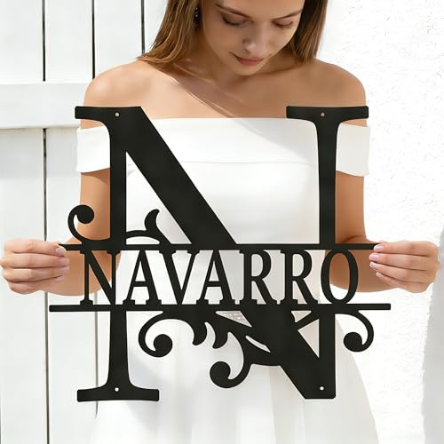 Personalisiertes Metallschild-Namensschild Individuelles Türschild für Haustür, Familienname Monogramm Wanddeko Schild ideal als Geschenk zur Hochzeit, Einweihung & Jahrestag (Rankenwerk)