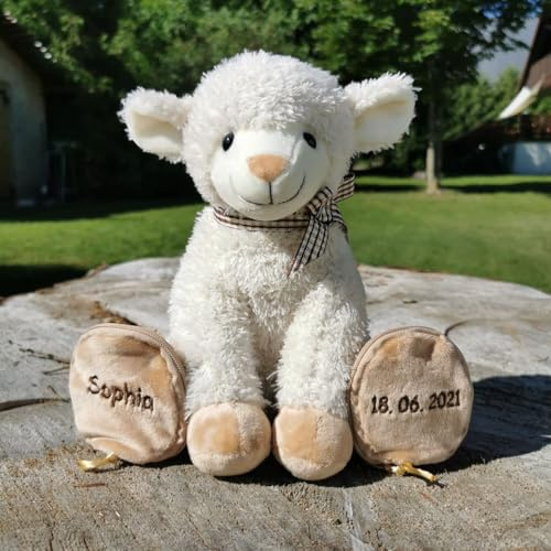 Stickerei Hartl Kuscheltier mit Name, Lämmchen personalisiert, Plüschtier Lamm/Schaf sitzend 25 cm hoch, zur Geburt, Geschenk, Weihnachten, Geburtstag mit eigenen Daten, Bestickt