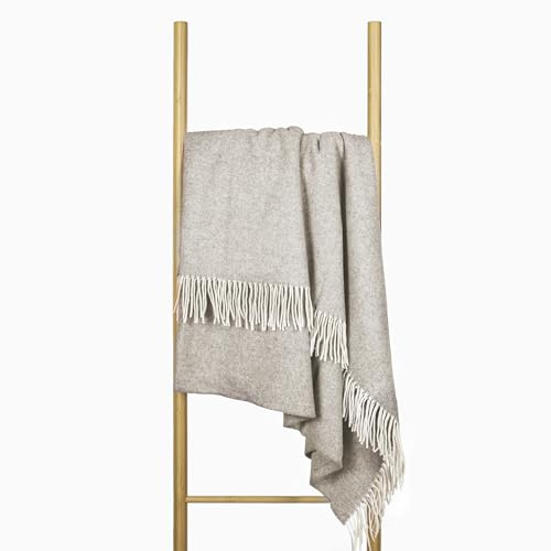 Merino Wolldecke 140x200 – Weiche Merino Decke mit 10% Kaschmir – Luxuriöse Schafwolldecke mit Tasseln – Warme Wolldecke für Sofa, Bett & Outdoor – Stylish Weiche Kuscheldecke - Nostra Wolldecken