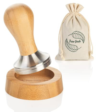 PURO VERDE Kaffee Tamper 58mm aus Edelstahl | Das Perfekte Barista Zubehör mit Ergonomischem Griff & Edlem Stand aus Bambus | Das Espresso Tamper Set für Maximalen Genuss
