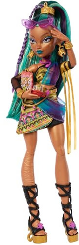 Monster High Poupée Nefera De Nile, momie royale en robe avec Lavish, son scarabée de compagnie, et 7 accessoires, notamment un sac à main, un ordinateur portable, des lunettes de soleil, JDR48
