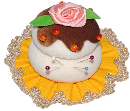 alles-meine.de GmbH Nadelkissen/Notizzettel Petit Fours Torte - Nähen Handarbeit für Stecknadeln Nähzubehör Tier Nadel