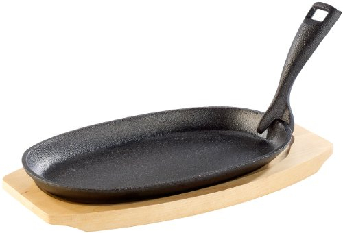 Tornwald-Schmiede Gusspfännchen: Profi-Gusseisen-Servierpfanne mit Untersetzer, 24 x 14 x 2,2 cm, 820 g (Tisch-Gusspfanne für Induktion, Tisch-Gußeisenpfannen, Grillplatten)