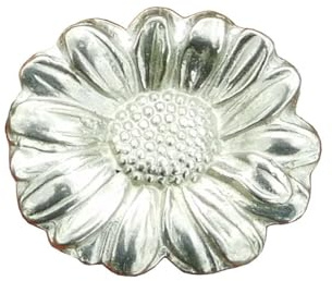 Broche Fleur, Faite Main en Étain, Fabrication Artisanale Francaise, par William Sturt, chez Les Étains de Jumilhac