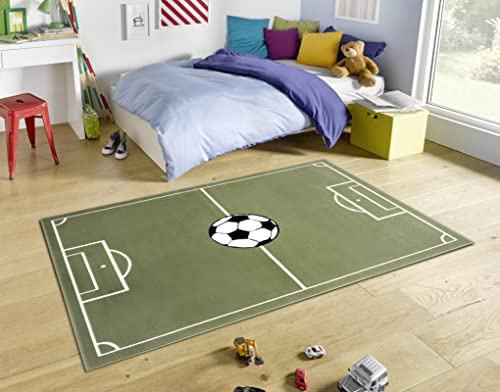 Hanse Home Adventures Kinderteppich Fußball - Kurzflor Teppich Junge Mädchen Spielteppich Modern Spielfeld Fussball Kinder-Teppich für Kinderzimmer, Spielzimmer - 160x220cm, Grün