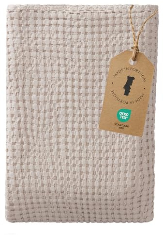 URBANARA Veiros Tagesdecke 200x220 cm I 100% Baumwolle Made in Portugal Waffelpique Nachhaltig & Weich I Sofa Bett-Überwurf Couchdecke Wohndecke Kuscheldecke Plaid Bedspread Oeko Tex 100 I Beige