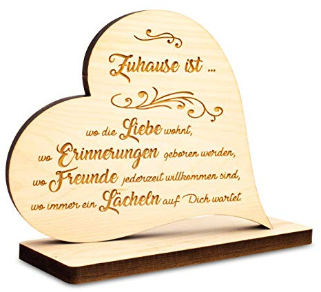 Zirbenherz auf Sockel mit Gravur (Zuhause ist wo die Liebe wohnt)