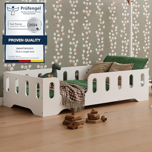 smartwood Bodenbett 120x200 cm mit Rausfallschutz, Holz, Weiß, TILA 2L | Montessori Kinderbett, Lattenrost belastbar bis 300 kg, FSC-Zertifikat, abgerundete Kanten, Einfache Montage, ab 3 Jahren