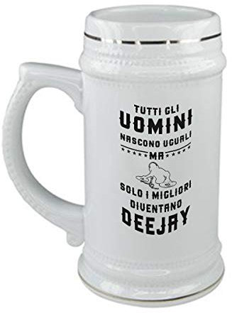 bubbleshirt Boccale da birra in ceramica Compleanno - tutti gli uomini nascono uguali ma solo i migliori diventano deejay - in ceramica - capienza 50 cl - idea regalo