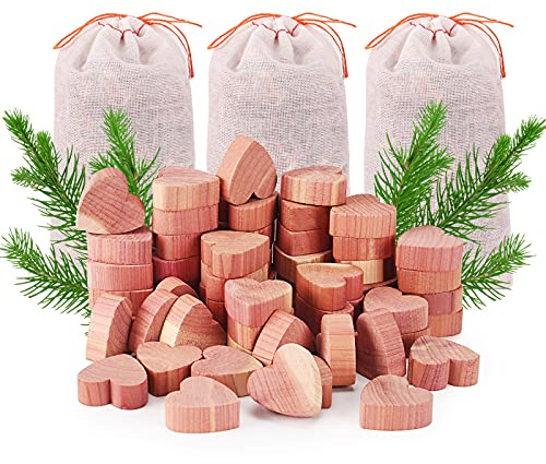 Yizhet Mottenschutz aus Zedernholz | 50 Stück Zedernholz-Herzen, 3 Duftsäckchen, natürlicher Mottenschutz, für Kleiderschrank & Schubladen