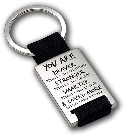 Lieblingsmensch Gravur Edelstahl Schlüsselanhänger mit Textilband | You are braver & loved more than you know | Motivations Geschenk für besondere Menschen | hochwertige Lasergravur