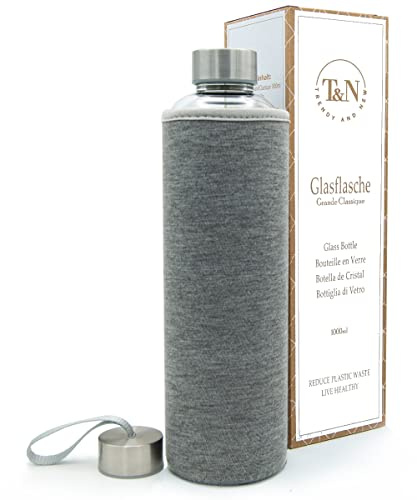 T&N Glasflaska, 1 liter – drickflaska glas 1 l med neoprenfodral, vattenflaska 1 000 ml, läckagesäker – glasflaska av tjockt borosilikatglas – smal design