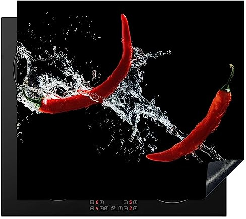 KitchenYeah© Herdabdeckplatte Einteilig Herdabdeckung Abdeckplatte für | 60x52 cm - Ceranfeld Abdeckung Induktionskochfeld Aufrollbare Matte Chili - Stilleben - Wasser - Schwarz - Rot - Pfeffer