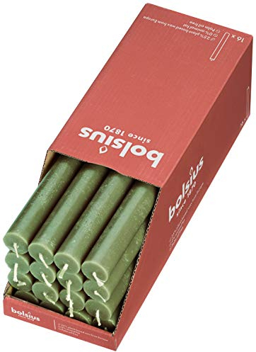 Bolsius - Rustik Stabkerzen - Olivgrün - 16 Stück - 27 x 2.3 cm - Länge Brenndauer 13 Stunden - Unparfümierte - Enthält Natürliches Pflanzenwachs - Ohne Palmöl