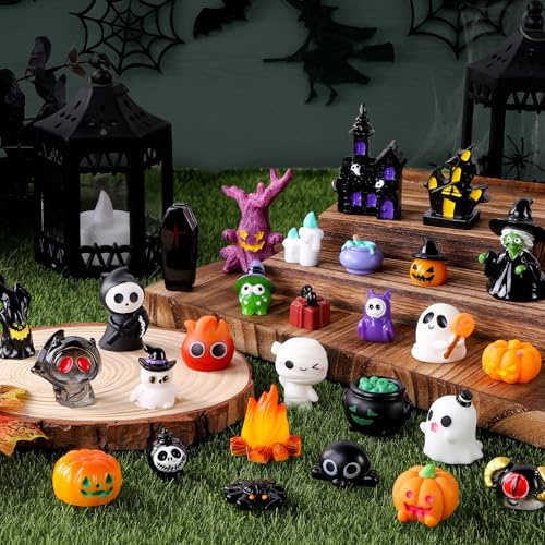 XIMISHOP 50 Stück Halloween Mini Figuren, Kleine Harz Winzige Miniaturen Figuren Verstecken Kunstharz Ornamente Kürbis Geist Schädel für Hausgartendekoration und Halloween Party Geschenk