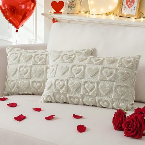 Sungeek 2er Set Herz Kissenbezüge, Sanft Plüsch Kurze Wolle Samt Kissenbezug Dekorative Romantische Liebe Zierkissenbezüge Modern Deko Kissenhülle für Sofa Wohnzimmer Schlafzimmer (30x50 cm, Beige)