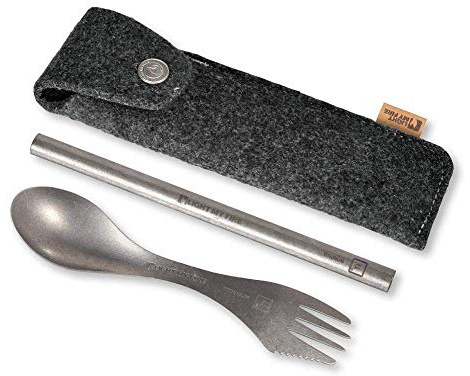 Light My Fire Göffel Titan Spork + Strohhalm mit Hülle, ultraleichtes Titan Besteck, 3-in-1 Campingbesteck mit Löffel Gabel Messer, Outdoor Besteck für unterwegs, Löffel To Go - Robustes Reisebesteck