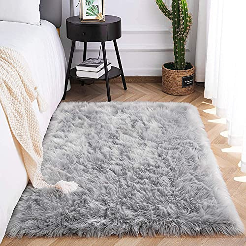 SXYHKJ Faux Lammfell Schaffell Teppich Lammfellimitat Teppich Longhair Fell Optik Nachahmung Wolle Bettvorleger Sofa Matte (50 x 150 cm- Rechteck, Grau)