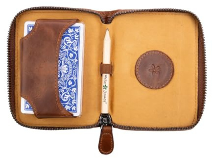 Melia Games Spielkarten Etui - Hochwertiges Karten-Etui aus feinstem Leder - inklusive Spielkartendeck und Bleistift (Classic Brown)