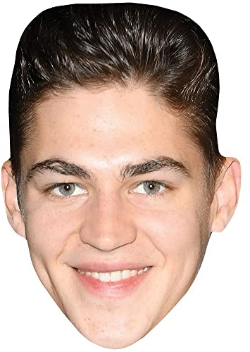 Hero Fiennes Tiffin (Smile) Big Head. Masque Plus Grand Que Nature.