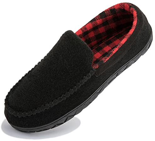 NewDenBer Mockasintofflor för män varm minnesskum filtad ull plysch skjuvning fodrad slip-on inomhus utomhus husskor, 1 svart röd, 43.5 EU