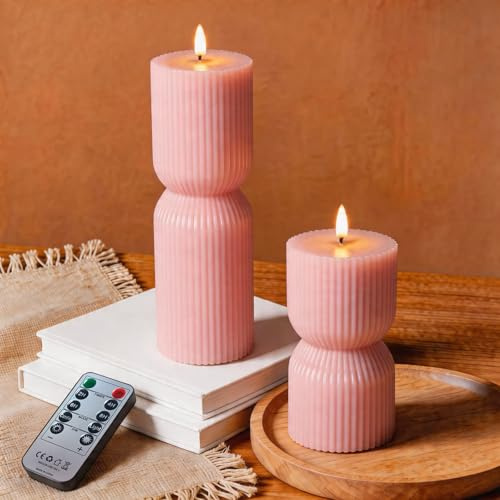 PinnWaa LED Kerzen, 2 Echtwachs-Stumpenkerzen, Sanduhr-Design, Rosa | Fernbedienung, Timer 2/4/6/8 Std, Batteriebetrieb, flackernde Flamme, gerippte Oberfläche, elegante Tisch- und Wohnraumdeko