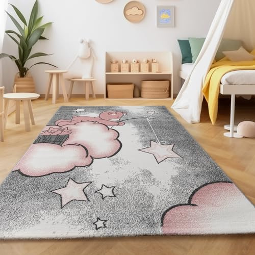 SIMPEX Teppich Kinderzimmer Bär-Himmel Wolken Sterne Design Kurzflor Kinderteppich mädchen Spielteppich Modern Design Babyzimmer Teppiche für Junge und Mädchen Extra Weich 140 x 200 cm