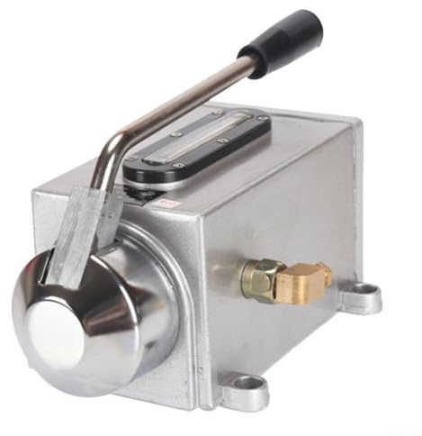 Pompe à huile manuelle 500 cc avec corps en alliage d'aluminium conçue pour les centres d'usinage CNC et la lubrification industrielle, y compris l'impression et les produits pharmaceutiques