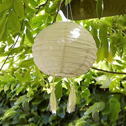 Lights4fun 1x Lucena Solar Lampion Cremefarben– LED Solarlampe Hängelaterne Außen für Garten, Balkon & Terrasse – Deko Gartenleuchte für Sommerparty, Beleuchtung wetterfest IP44 20cm Durchmesser