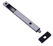 Fapim Catenaccio ad appoggio per infissi in alluminio Mod.3712MADE IN ITALY in alluminio completo di incontro e viti di fissaggio.Colore nero RAL 9005 Misure: altezza mm.150, larghezza mm.15