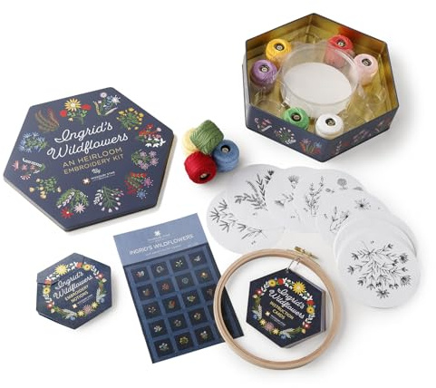 Ingrid's Wildflowers – un kit de bordado de reliquia de Missouri Star | Incluye 20 hojas lavables para pelar y coser diseñadas con flores silvestres, hilo de colores, agujas, aro y otras herramientas
