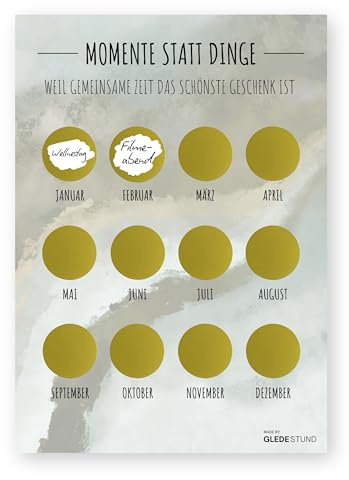 GLEDESTUND „Momente statt Dinge“ – Gutschein-Kalender DIN A4 mit 12 goldenen Rubbelstickern | Zeit statt Zeug Geschenk | Date-Kalender für Paare & Freunde | Ganzjährig, personalisierbar (Salbeigrau)