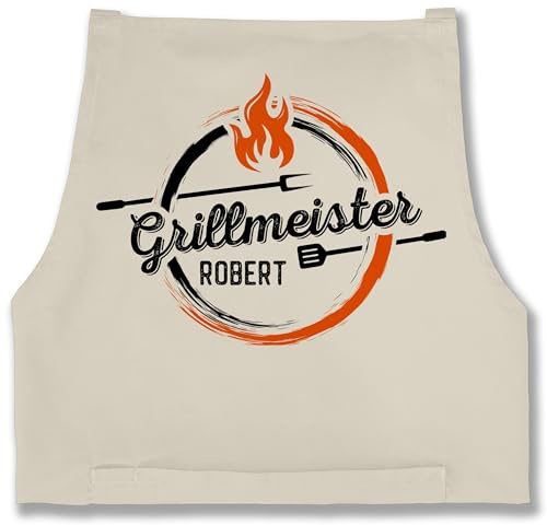 Geschenk mit Namen personalisiert by Shirtracer - Schürze - Grillschürze Herren - Grillmeister mit Name personalisiert I Geschenk Männer Grillzubehör I Hobbygriller Geschenke Papa I Vatertag