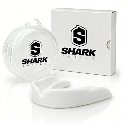 SHARK BOXING Protector Bucal Boxeo, MMA, Muay Thai con Caja | Ajuste Personalizado Boil & Bite | Protege tus dientes en combates y entrenamientos | 100% Moldeable (Transparente)