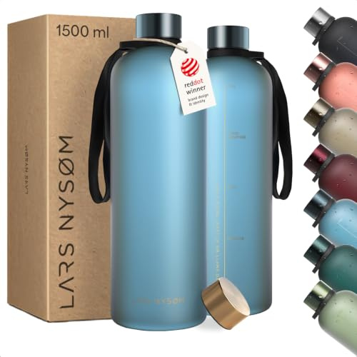 LARS NYSØM Trinkflasche 1 5l | Wasserflasche 1500ml | Ultraleichte Tritan Sport Flasche auslaufsicher, Kohlensäure geeignet - für Sport, Büro, Yoga | 2 Deckel inkludiert (Blue/Gold, XL 1500ml)