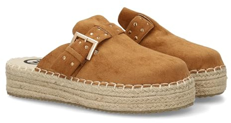 shoes&blues.es Sandalias Tipo Zueco de Plataforma para Mujer, Diseno Cerrado en la Parte Delantera, Decorado con Tachuelas metalicas y Hebilla Ancha Ajustable. Suela Plana Comoda Ideal Verano.