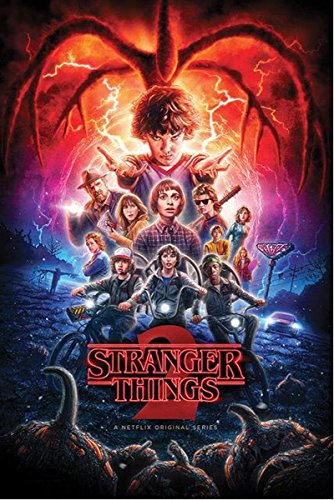Stranger Things Poster Season 2 Collage (61cm x 91,5cm) + 2 St. transparente Posterleisten mit Aufhängung