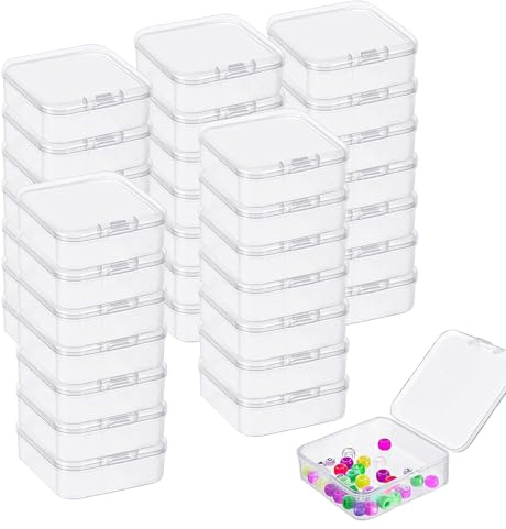 DBALL 50 Piezas Caja Plastico Pequeña Mini Caja de Plástico Transparente con Tapa Abatible Múltiples Fines Caja Pequeña para Cuentas Joyas y Otros Objetos Pequeños (4.5 x 4.5 x 2 cm)