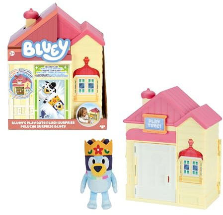 Bluey Play Date Plush Surprise, Peluche Sorpresa de la Serie Animada, Sigue los Pasos y Revela tu Peluche Vestido de Cebra o Reina, Incluye 1 Set de Pegatinas, +3 años, Famosa (BLY99000)