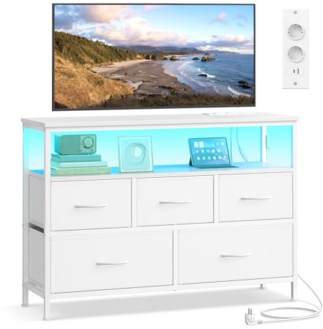 SONGMICS BELLAH Colección – Cómoda para Dormitorio, Mueble de Almacenaje, Iluminación LED Ajustable, Regleta de Enchufes, 1 Estante, 5 Cajones, Moderna, Blanco Nube LGS723WH01