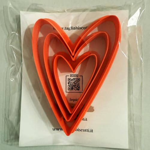 Tagliabiscotti.it - Set composto da tre Cuori allungati - San Valentino - Tagliabiscotti - Formina - Cutter per biscotti o decorazioni torte in pasta di zucchero - Misura 4cm - 6cm - 8cm.