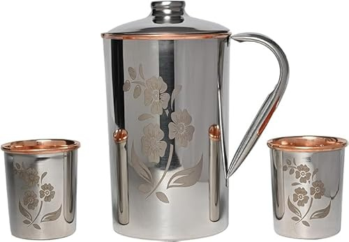 ANCIENTIMPEX Pichet à eau en acier inoxydable et cuivre pur avec 2 gobelets assortis pour bienfaits ayurvédiques pour la santé ayurvédique (150 fl. oz) (motif floral), ANC-CJ-95