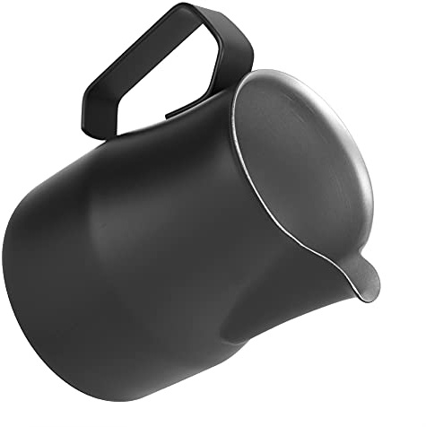 ZASCHMOY Jarra de Leche con Taza para Espuma de Acero Inoxidable de 500 Ml, Jarra de café Duradera y Elegante para Barista Latte Art, Diseño Ergonómico, Negra (BLACK)