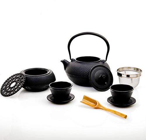 Lumaland Set da tè da 8 Pezzi | Teiera in ghisa da 1,4 Litri Tetsubin, scalda teiera in ghisa, 2 Tazze da tè e 2 sottobicchieri | incl. misurino in bambù e colino in Acciaio Inox