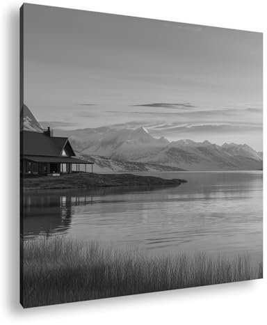 deyoli Ein einsames Holzhaus am See, umgeben von friedlicher Dämmerung und majestätischen Bergen. Format:70x70 cm Effekt:Schwarz&Weiß als Leinwandbild, Motiv gerahmt auf Echtholzrahmen,Digitaldruck