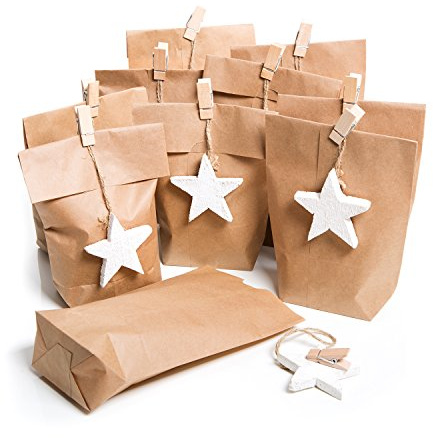 Logbuch-Verlag 10 Geschenktüten Weihnachten 14 x 22 x 5,5 cm Kraftpapier Tüten zum Befüllen mit Sterne Anhänger weiß