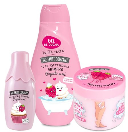 The Fruit Company. Edición Exclusiva MÍMATE FRESA NATA ATRACCIÓN. Pack compuesto por 1 Gel Ducha + 1 Exfoliante corporal + 1 Colonia.