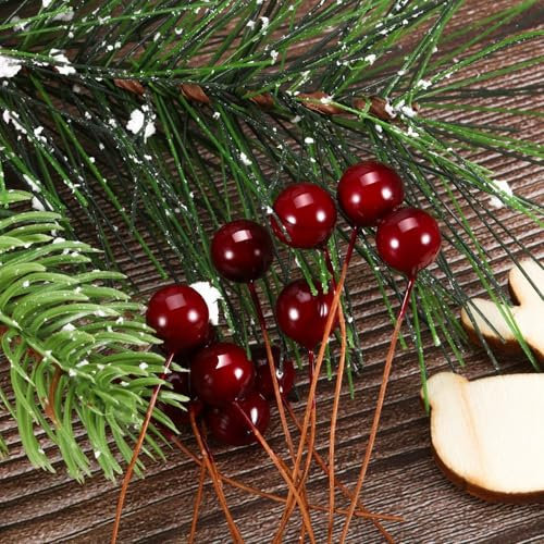 Xiao Hua 100 bacche di agrifoglio artificiali, 100 mini bacche finte da 10 mm, utilizzate per decorazioni per albero di Natale, ghirlande, artigianato fai da te (rosso scuro)