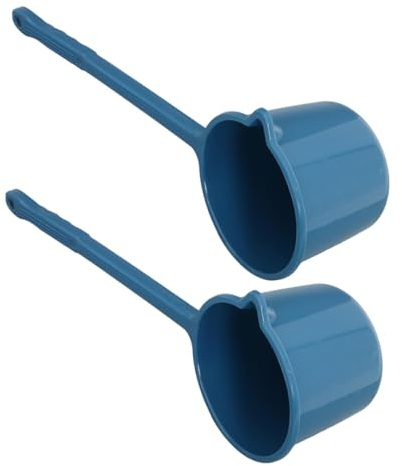 TOYANDONA Lot de 2 Grandes Louches à Eau en Plastique Bleu à Long Manche avec Bec Verseur Anti-débordement, Louches Polyvalentes Cuisine et Salle de Bain, Gobelets Doseurs Légers et Faciles